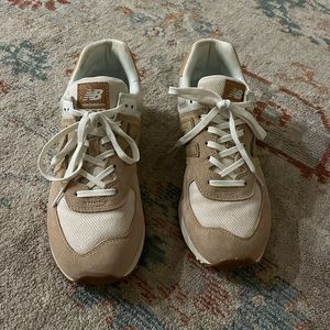 Neutral Women’s New Balance 574 Sz 9